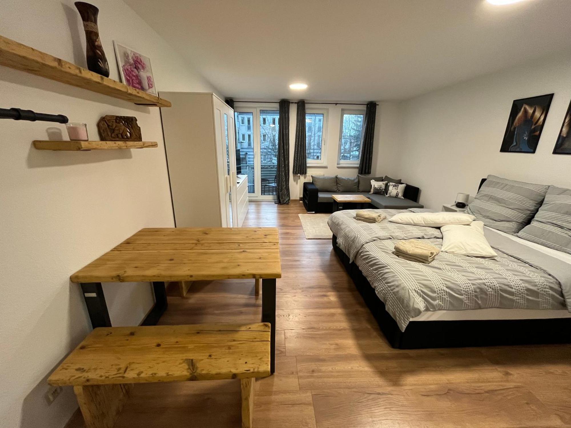 Studio An Der Elbe Mit Balkon, Kueche Und Netflix Dresden Exterior foto